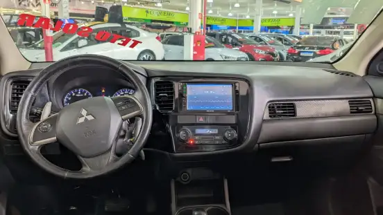 MITSUBISHI-OUTLANDER-2014