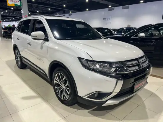 MITSUBISHI-OUTLANDER-2018