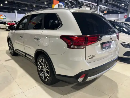 MITSUBISHI-OUTLANDER-2.2 4X4 16V DIESEL 4P AUTOMÁTICO MITSUBISHI-OUTLANDER-2018