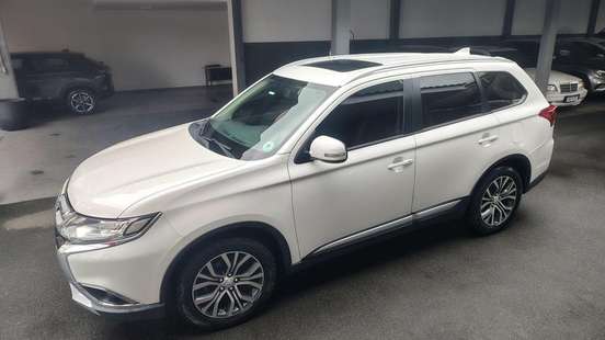 MITSUBISHI-OUTLANDER-2016