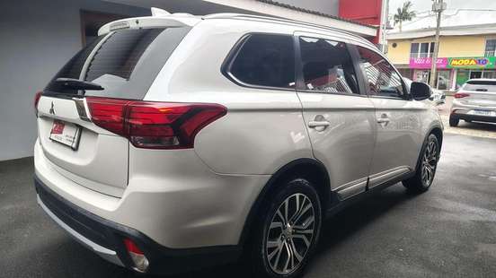 MITSUBISHI-OUTLANDER-2.0 16V GASOLINA 4P AUTOMÁTICO MITSUBISHI-OUTLANDER-2016