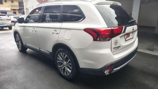 MITSUBISHI-OUTLANDER-2016