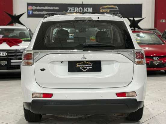 MITSUBISHI-OUTLANDER-2.0 16V GASOLINA 4P AUTOMÁTICO MITSUBISHI-OUTLANDER-2014