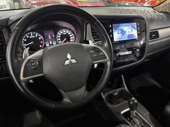MITSUBISHI-OUTLANDER-2.0 16V GASOLINA 4P AUTOMÁTICO MITSUBISHI-OUTLANDER-2014