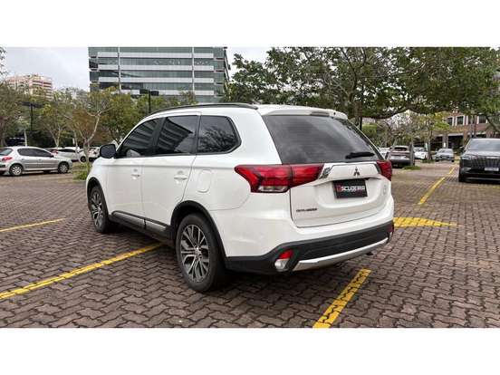 MITSUBISHI-OUTLANDER-2016