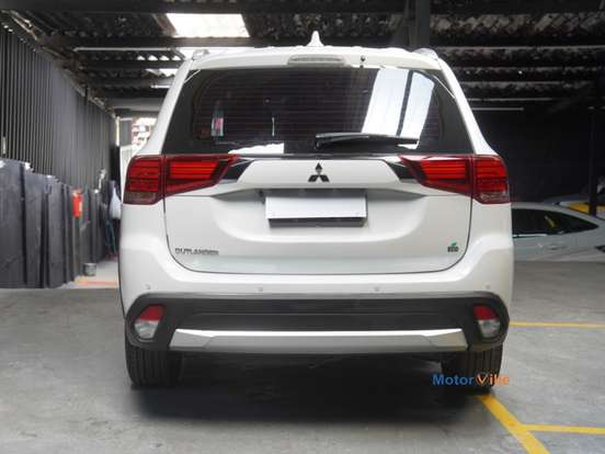 MITSUBISHI-OUTLANDER-2017