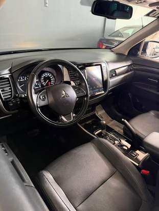 MITSUBISHI-OUTLANDER-2017