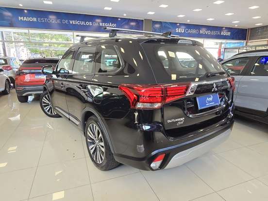 MITSUBISHI-OUTLANDER-2.0 MIVEC GASOLINA HPE AUTOMÁTICO MITSUBISHI-OUTLANDER-2018