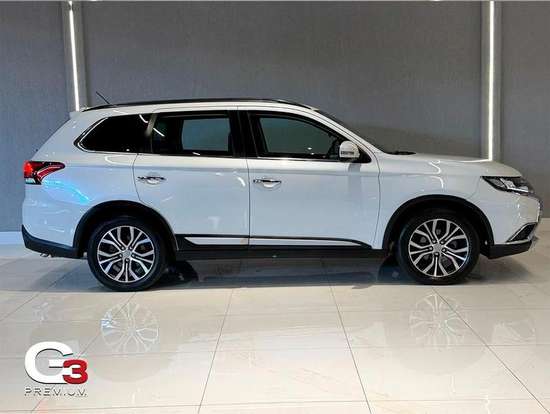 MITSUBISHI-OUTLANDER-2.2 4X4 16V DIESEL 4P AUTOMÁTICO MITSUBISHI-OUTLANDER-2015