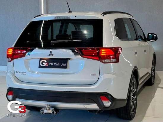 MITSUBISHI-OUTLANDER-2015