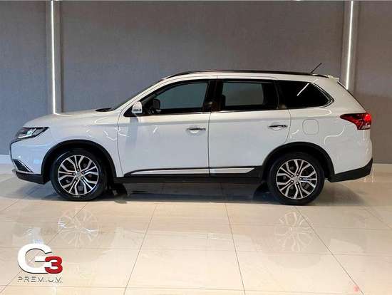 MITSUBISHI-OUTLANDER-2015