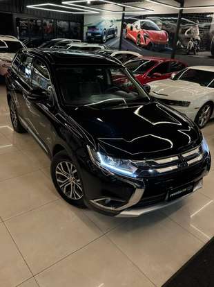 MITSUBISHI-OUTLANDER-2.2 4X4 16V DIESEL 4P AUTOMÁTICO MITSUBISHI-OUTLANDER-2015