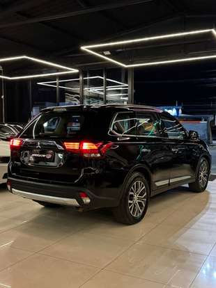 MITSUBISHI-OUTLANDER-2015