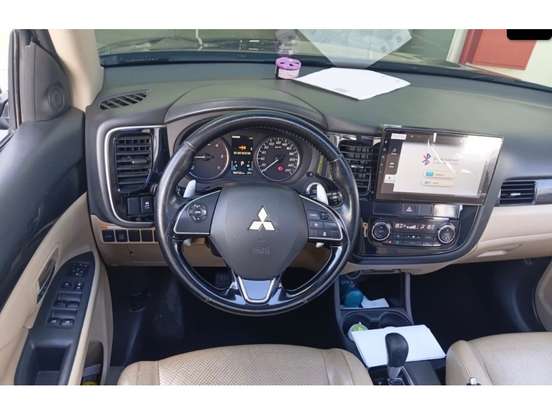 MITSUBISHI-OUTLANDER-2.2 4X4 16V DIESEL 4P AUTOMÁTICO MITSUBISHI-OUTLANDER-2015