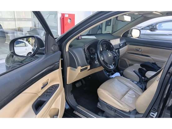 MITSUBISHI-OUTLANDER-2.2 4X4 16V DIESEL 4P AUTOMÁTICO MITSUBISHI-OUTLANDER-2015