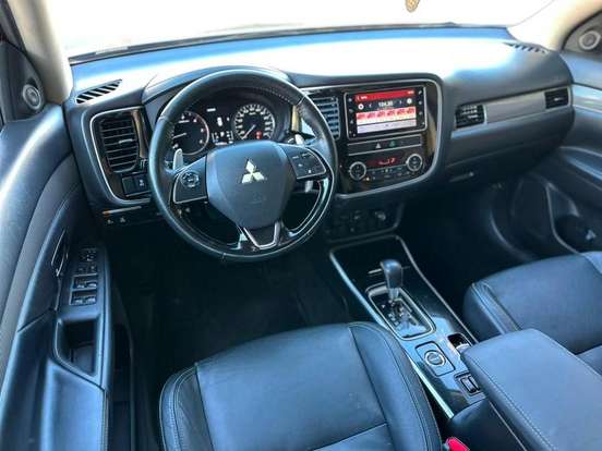 MITSUBISHI-OUTLANDER-2.2 MIVEC DI-D DIESEL HPE-S AWD AUTOMÁTICO MITSUBISHI-OUTLANDER-2018
