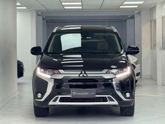 MITSUBISHI-OUTLANDER-2021