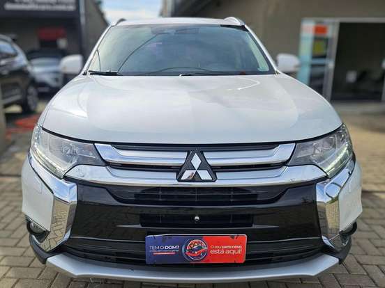 MITSUBISHI-OUTLANDER-3.0 GT 4X4 V6 24V GASOLINA 4P AUTOMÁTICO MITSUBISHI-OUTLANDER-2017