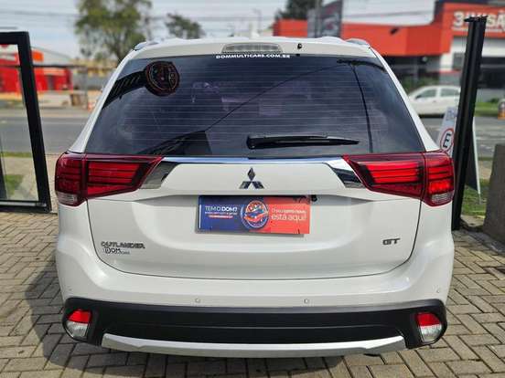 MITSUBISHI-OUTLANDER-3.0 GT 4X4 V6 24V GASOLINA 4P AUTOMÁTICO MITSUBISHI-OUTLANDER-2017