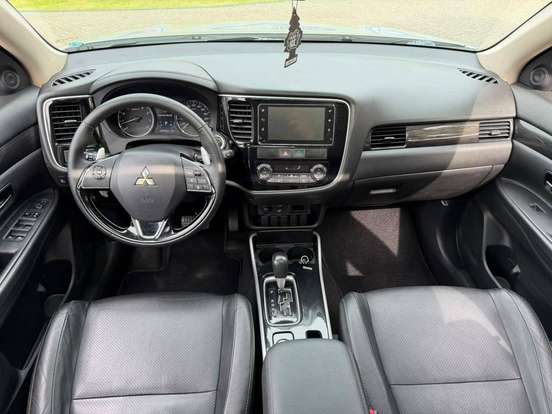 MITSUBISHI-OUTLANDER-3.0 GT 4X4 V6 24V GASOLINA 4P AUTOMÁTICO MITSUBISHI-OUTLANDER-2017