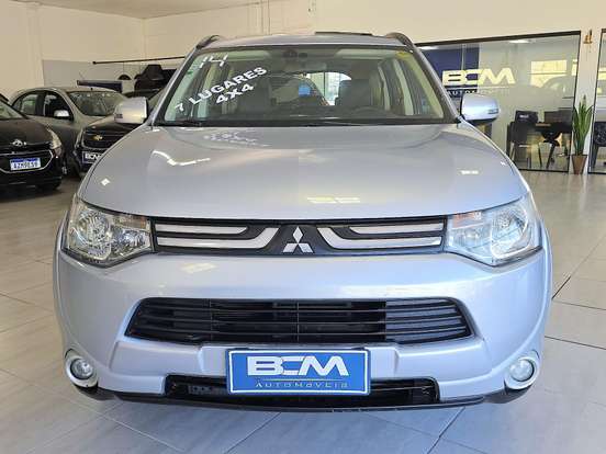MITSUBISHI-OUTLANDER-2014