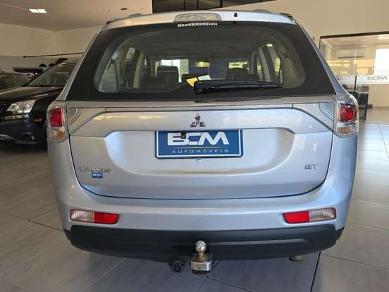 MITSUBISHI-OUTLANDER-3.0 GT 4X4 V6 24V GASOLINA 4P AUTOMÁTICO MITSUBISHI-OUTLANDER-2014