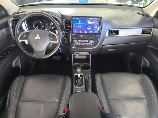 MITSUBISHI-OUTLANDER-2014