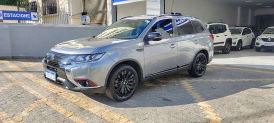 MITSUBISHI-OUTLANDER-2021