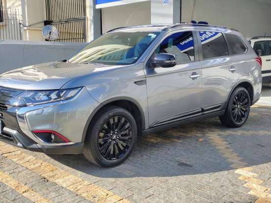 MITSUBISHI-OUTLANDER-3.0 MIVEC V6 GASOLINA HPE-S BLACK EDITION AWD AUTOMÁTICO MITSUBISHI-OUTLANDER-2021