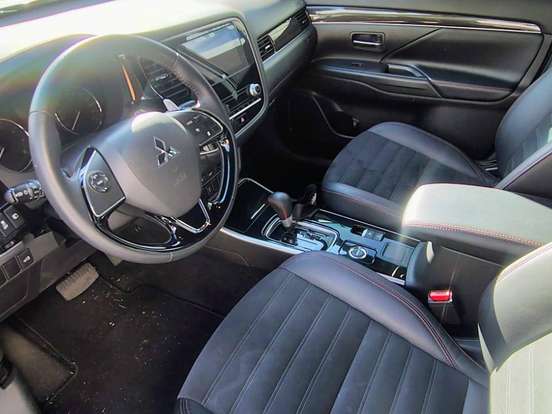 MITSUBISHI-OUTLANDER-3.0 MIVEC V6 GASOLINA HPE-S BLACK EDITION AWD AUTOMÁTICO MITSUBISHI-OUTLANDER-2021