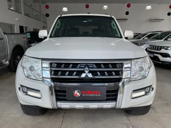 MITSUBISHI-PAJERO-3.2 HPE 4X4 7 LUGARES 16V TURBO INTERCOOLER DIESEL 4P AUTOMÁTICO MITSUBISHI-PAJERO-2017