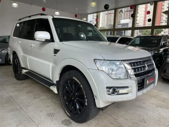 MITSUBISHI-PAJERO-3.2 HPE 4X4 7 LUGARES 16V TURBO INTERCOOLER DIESEL 4P AUTOMÁTICO MITSUBISHI-PAJERO-2017