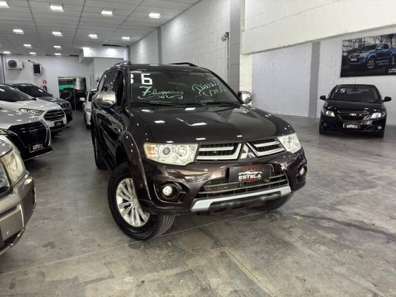 MITSUBISHI PAJERO 3.2 HPE 4X4 7 LUGARES 16V TURBO INTERCOOLER DIESEL 4P AUTOMÁTICO