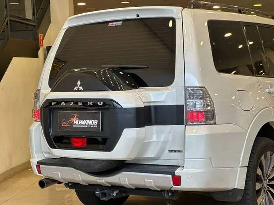 MITSUBISHI-PAJERO-3.2 HPE 4X4 7 LUGARES 16V TURBO INTERCOOLER DIESEL 4P AUTOMÁTICO MITSUBISHI-PAJERO-2018