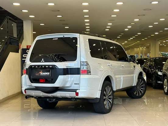 MITSUBISHI-PAJERO-3.2 HPE 4X4 7 LUGARES 16V TURBO INTERCOOLER DIESEL 4P AUTOMÁTICO MITSUBISHI-PAJERO-2018