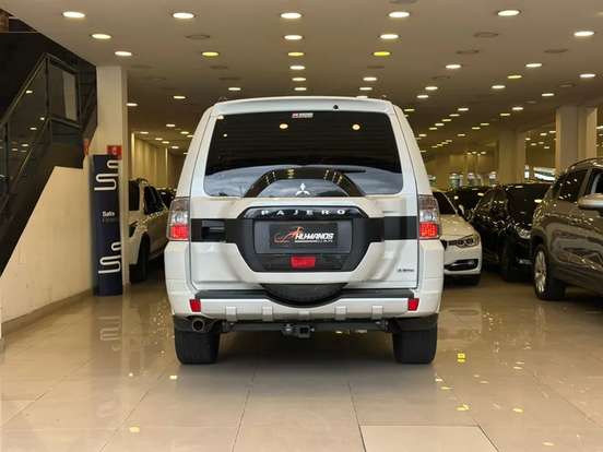 MITSUBISHI-PAJERO-3.2 HPE 4X4 7 LUGARES 16V TURBO INTERCOOLER DIESEL 4P AUTOMÁTICO MITSUBISHI-PAJERO-2018