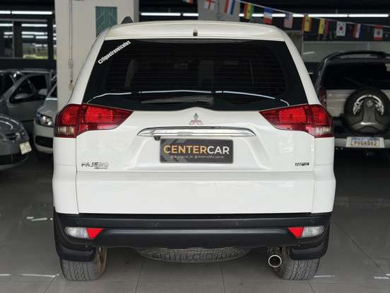 MITSUBISHI-PAJERO-2016