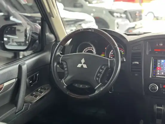 MITSUBISHI-PAJERO FULL-2014