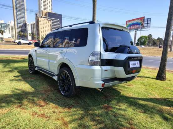 MITSUBISHI-PAJERO FULL-3.2 HPE 4X4 16V TURBO INTERCOOLER DIESEL 4P AUTOMÁTICO MITSUBISHI-PAJERO FULL-2017