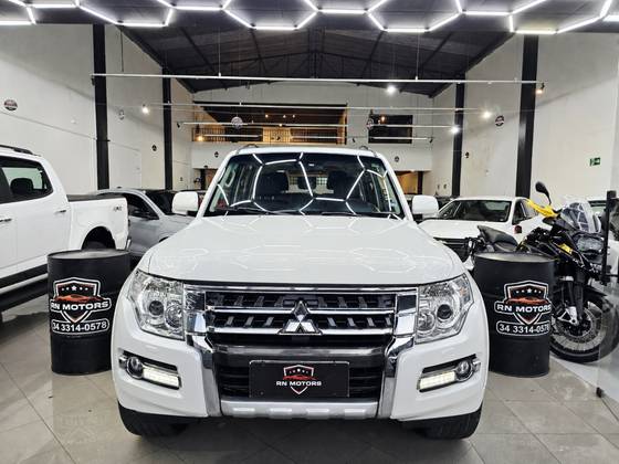 MITSUBISHI PAJERO FULL 3.2 HPE 4X4 16V TURBO INTERCOOLER DIESEL 4P AUTOMÁTICO