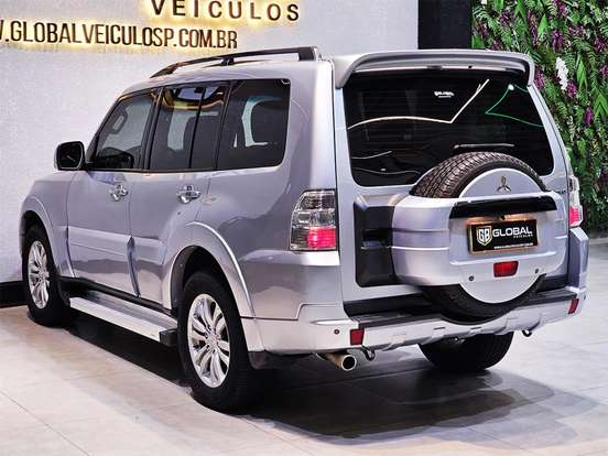 MITSUBISHI-PAJERO FULL-2012