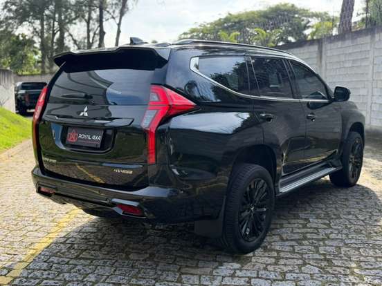 MITSUBISHI-PAJERO SPORT-2.4 16V MIVEC TURBO DIESEL LEGEND BLACK AWD AUTOMÁTICO MITSUBISHI-PAJERO SPORT-2024