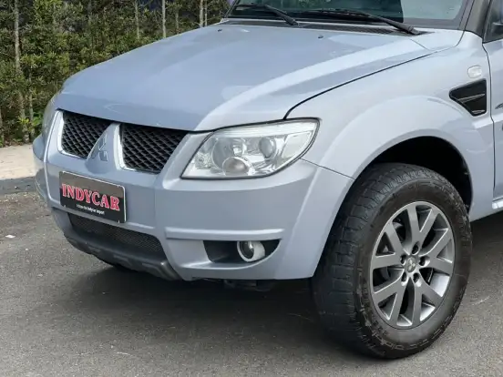 MITSUBISHI-PAJERO TR4-2.0 4X4 16V 140CV FLEX 4P AUTOMÁTICO MITSUBISHI-PAJERO TR4-2012