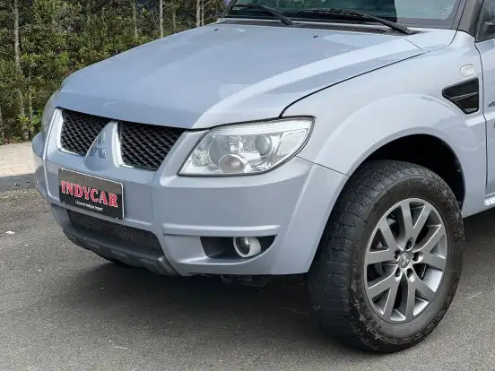 MITSUBISHI-PAJERO TR4-2.0 4X4 16V 140CV FLEX 4P AUTOMÁTICO MITSUBISHI-PAJERO TR4-2012