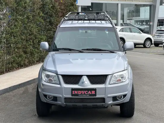 MITSUBISHI-PAJERO TR4-2.0 4X4 16V 140CV FLEX 4P AUTOMÁTICO MITSUBISHI-PAJERO TR4-2012
