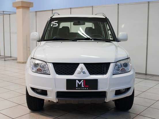 MITSUBISHI-PAJERO TR4-2.0 4X2 16V 140CV FLEX 4P AUTOMÁTICO MITSUBISHI-PAJERO TR4-2014