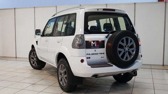 MITSUBISHI-PAJERO TR4-2.0 4X2 16V 140CV FLEX 4P AUTOMÁTICO MITSUBISHI-PAJERO TR4-2014