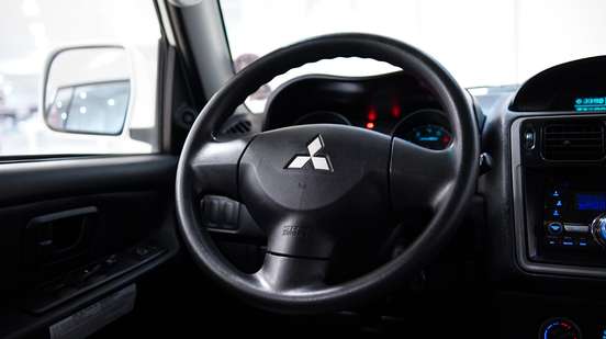 MITSUBISHI-PAJERO TR4-2014