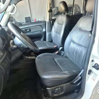 MITSUBISHI-PAJERO TR4-2012