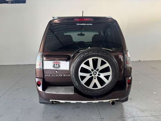 MITSUBISHI-PAJERO TR4-2.0 4X4 16V 140CV FLEX 4P AUTOMÁTICO MITSUBISHI-PAJERO TR4-2014